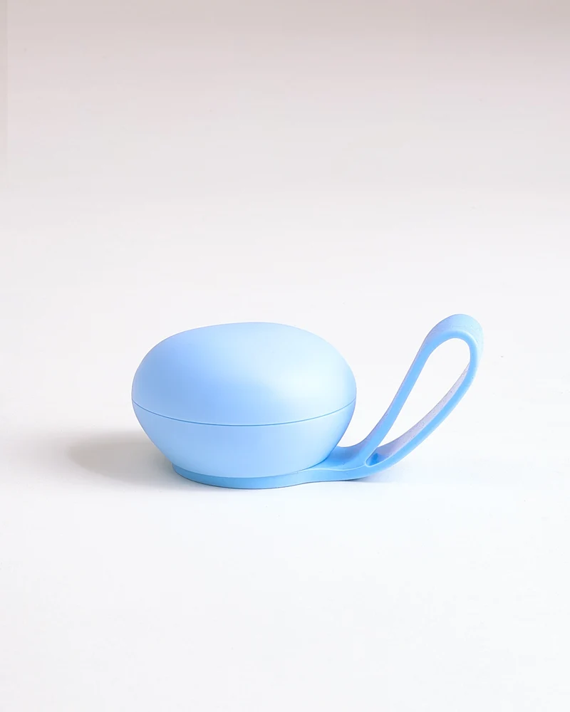 Lola Flaschendeckel mit Schlaufe hellblau