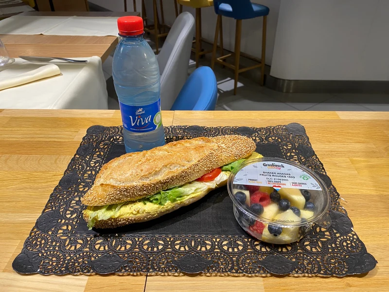 Menu Sandwich Jambon cuit - Coca Cola - Shaker ananas 150 gr