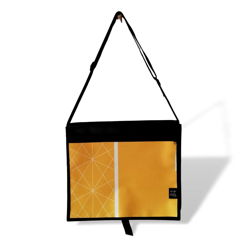 Sac à bandoulière format grand. Jaune, blanc