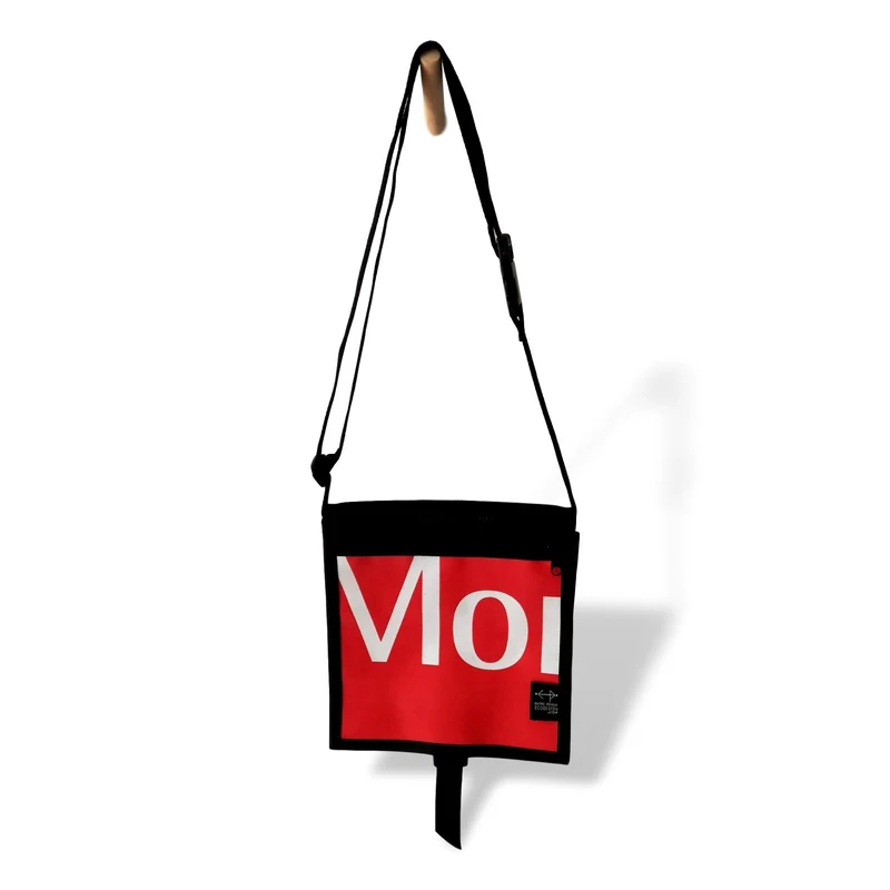 Sac à bandoulière format petit. rouge et blanc Montréal