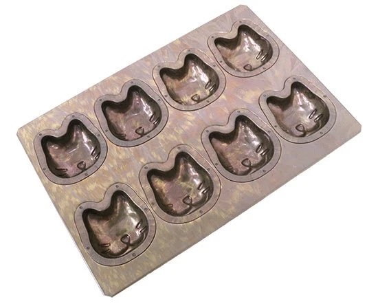 cuoca x CHIYODA Cat 8 Cavity Baking Mold